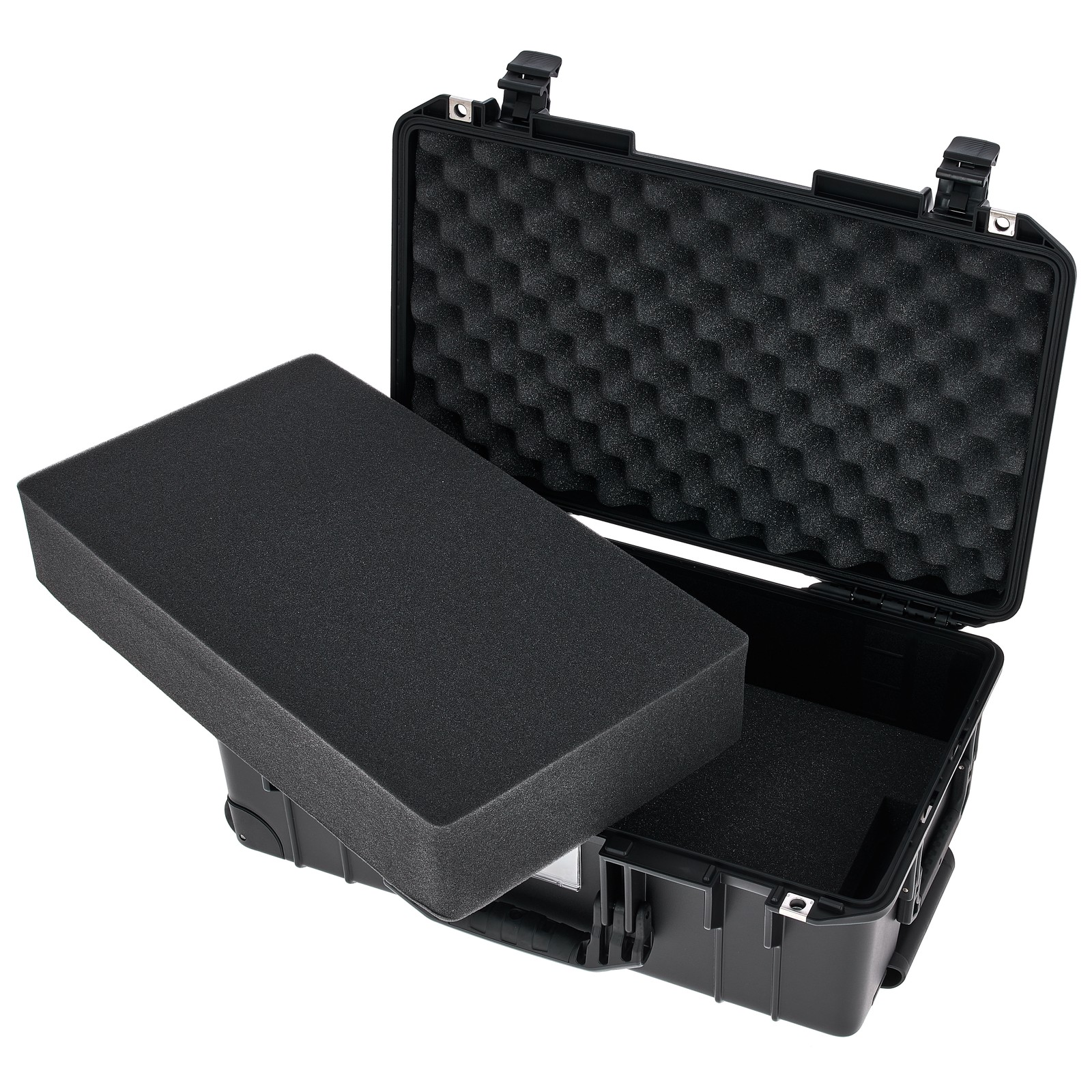 Geöffneter Peli 1535 Air Foam Black Transportkoffer mit Schaumeinlage