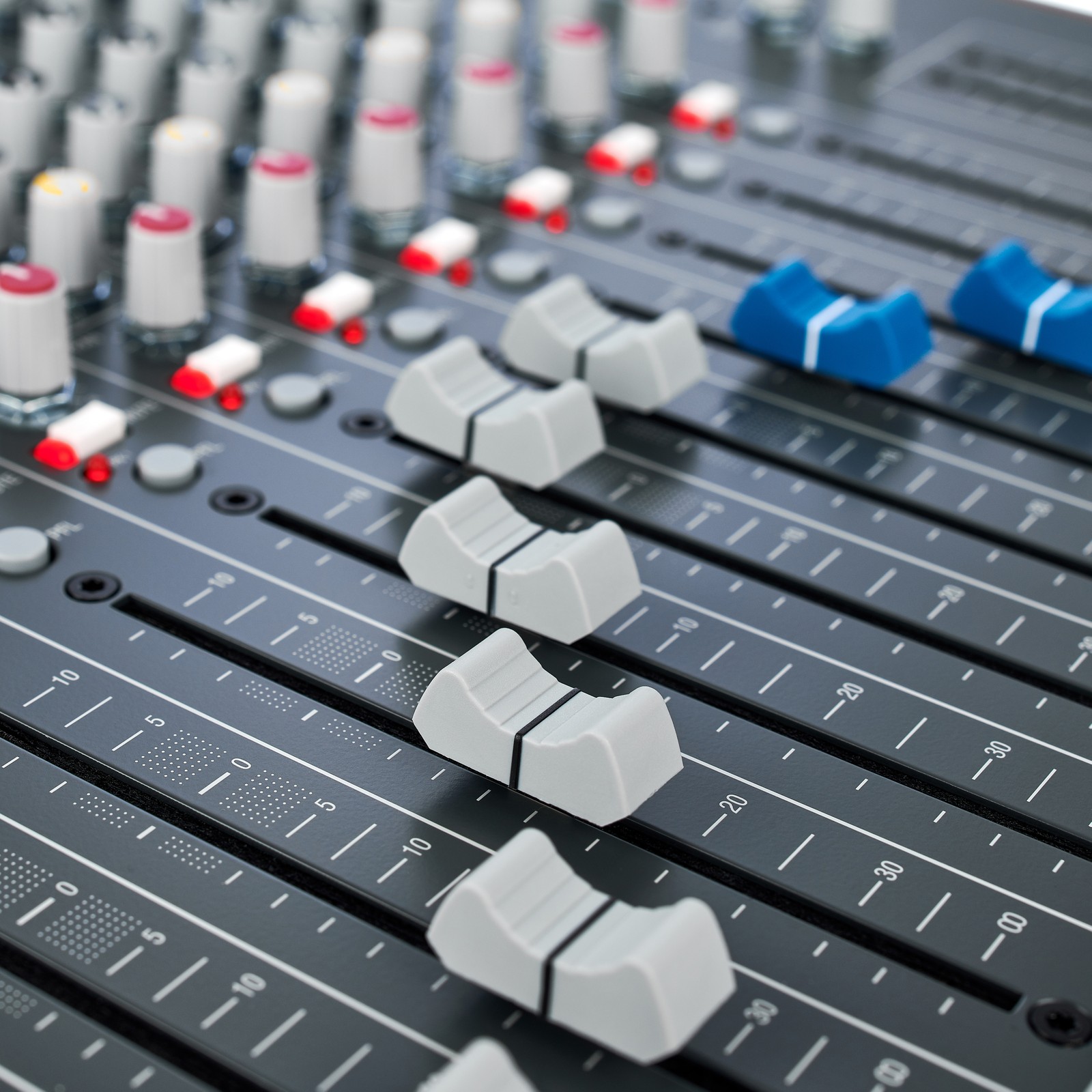 Detailansicht des Allen & Heath ZED-12FX Kleinmixer