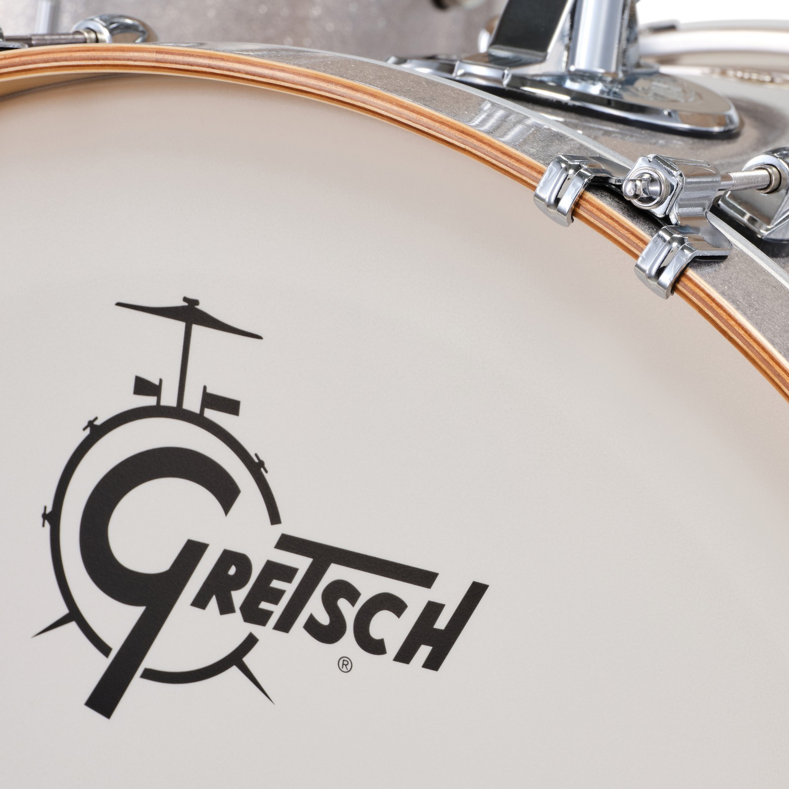 Herstellerbadge auf Gretsch Catalina Maple Bassdrum