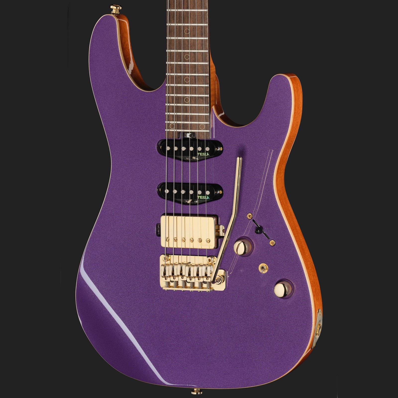 Korpus der Harley Benton Fusion-IV HSS RW PM mit Tesla Tonabnehmern