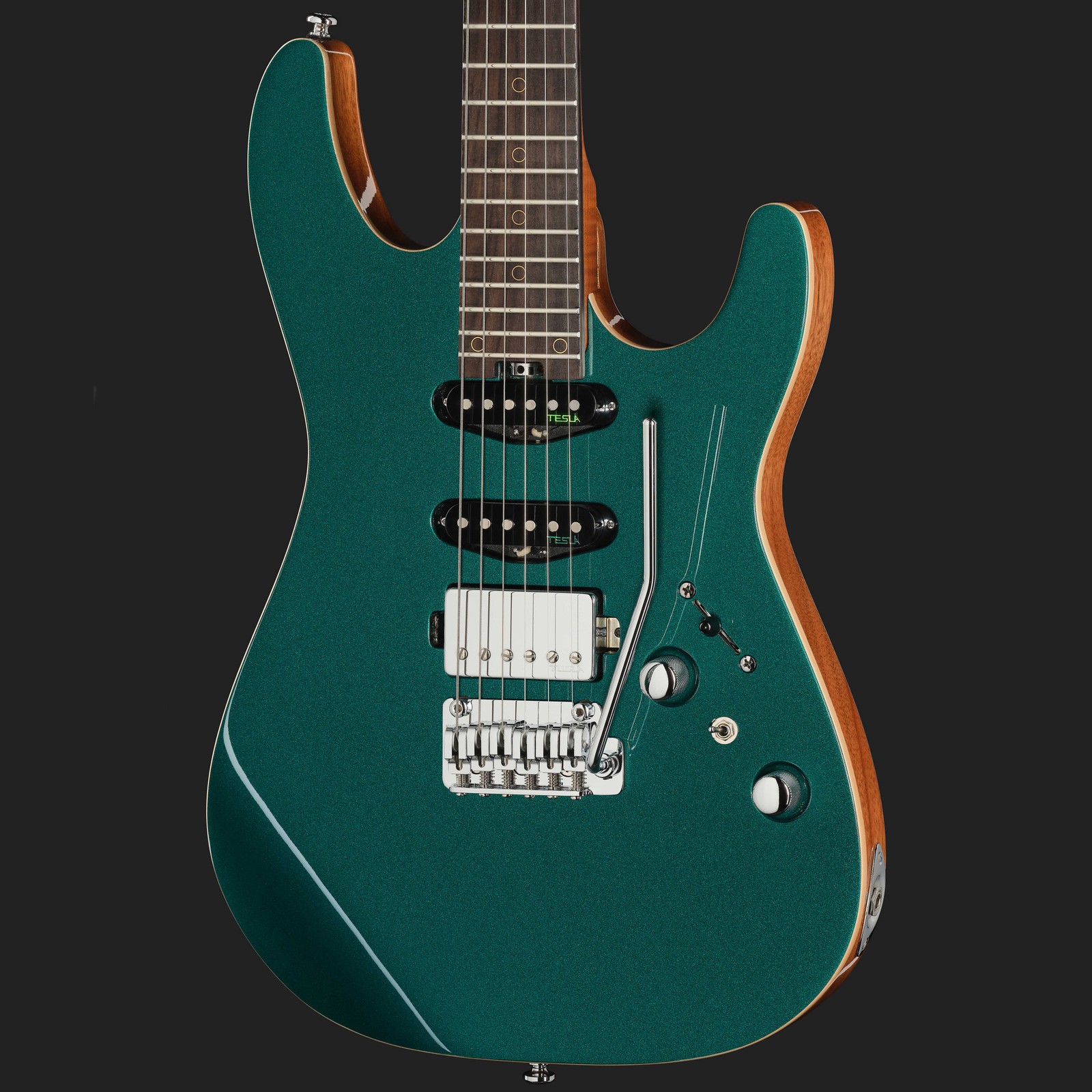 Korpus der Harley Benton Fusion-IV HSS RW OTC mit Tesla Tonabnehmern