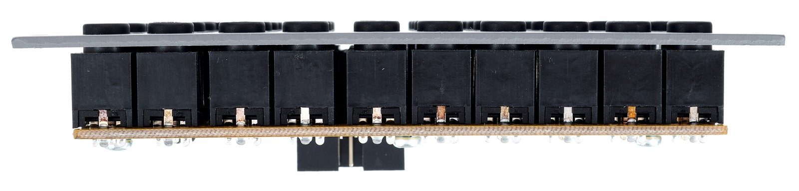 Seitanansicht des Behringer 173 Quad Gate/Multiples