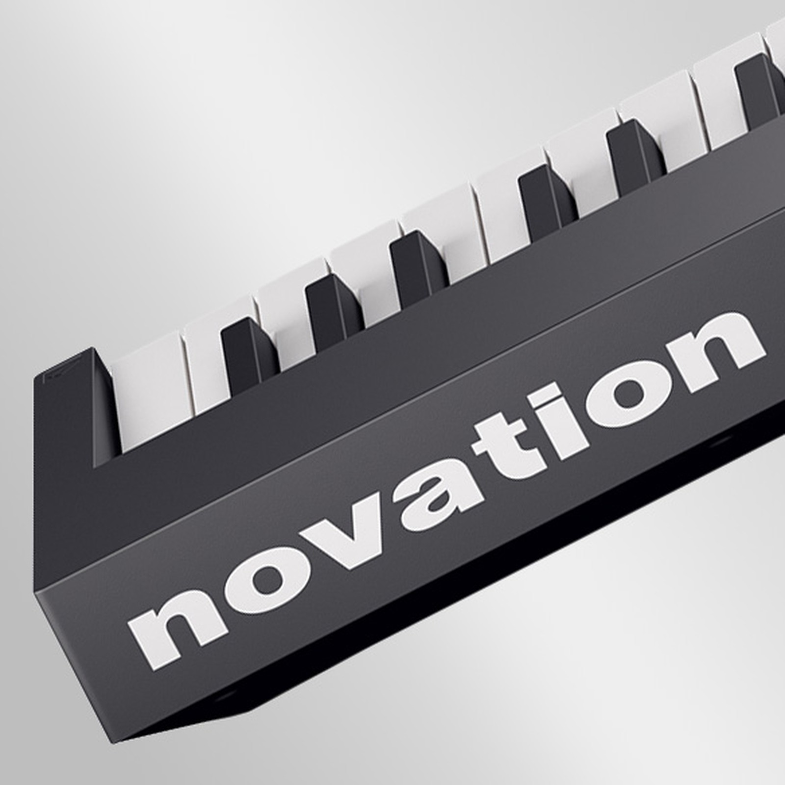 Herstellerlogo auf dem Novation Launchkey 88 MK4