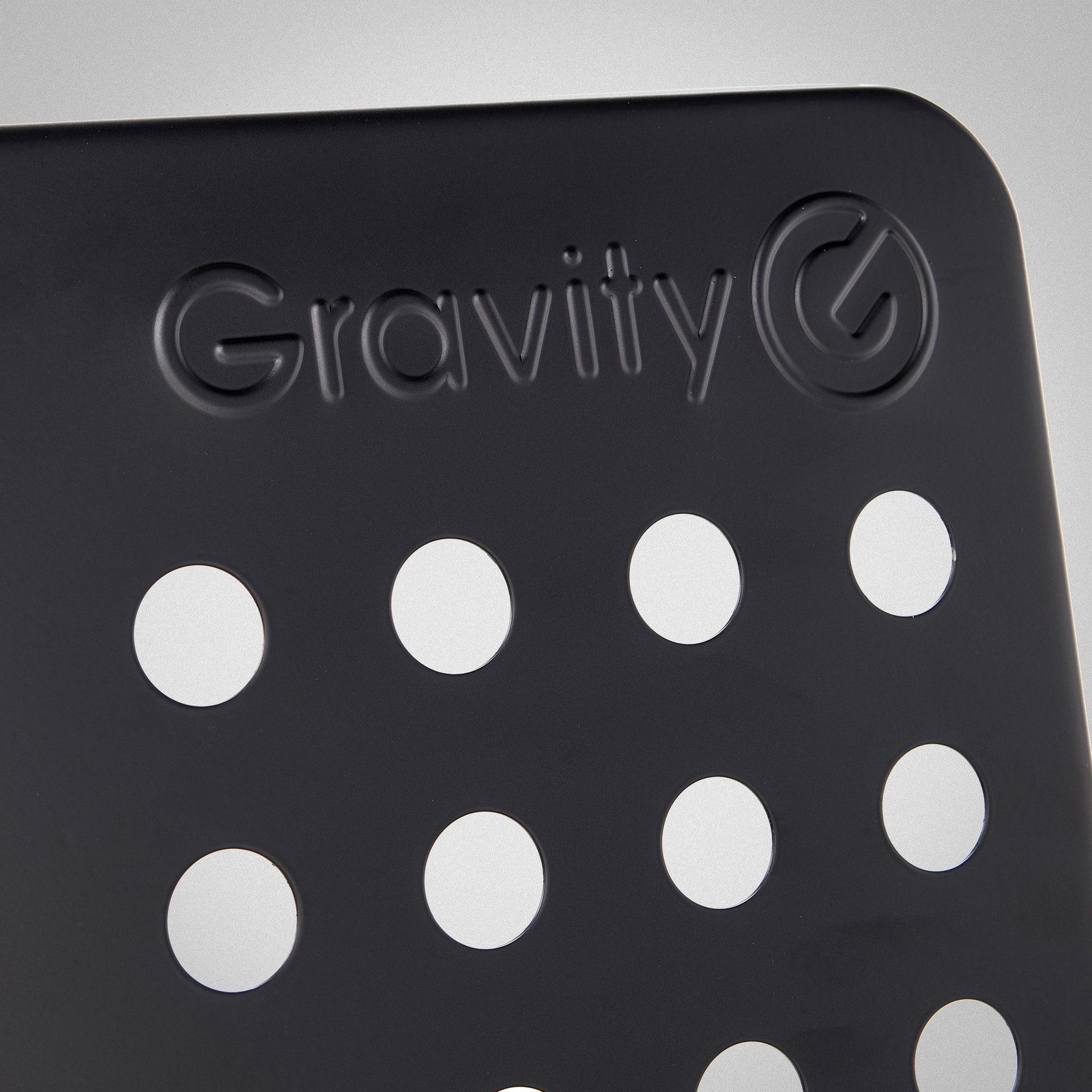 Logo auf dem Gravity NS 411 Music Stand