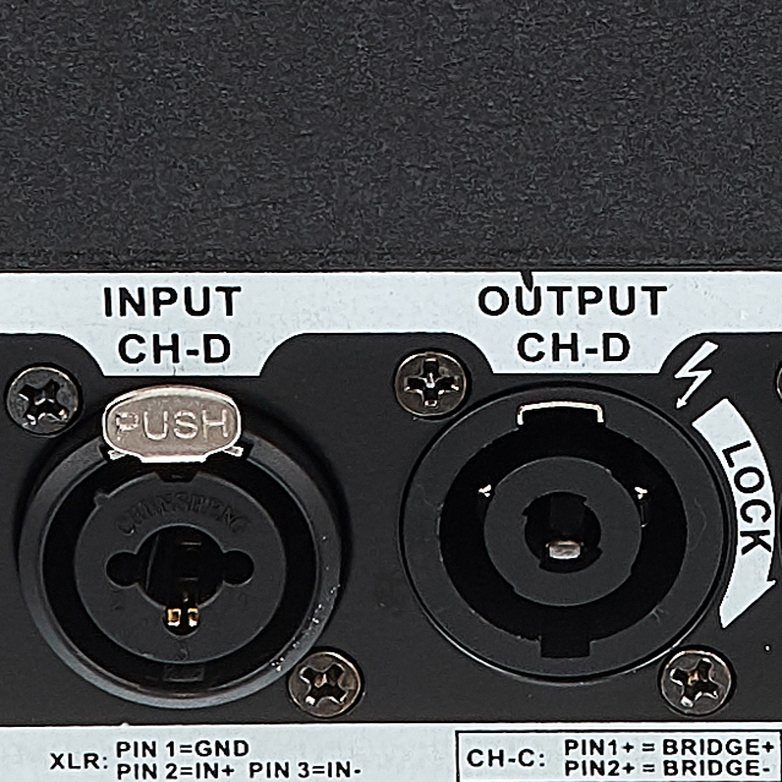 Connectique du D4-500 de the t.amp