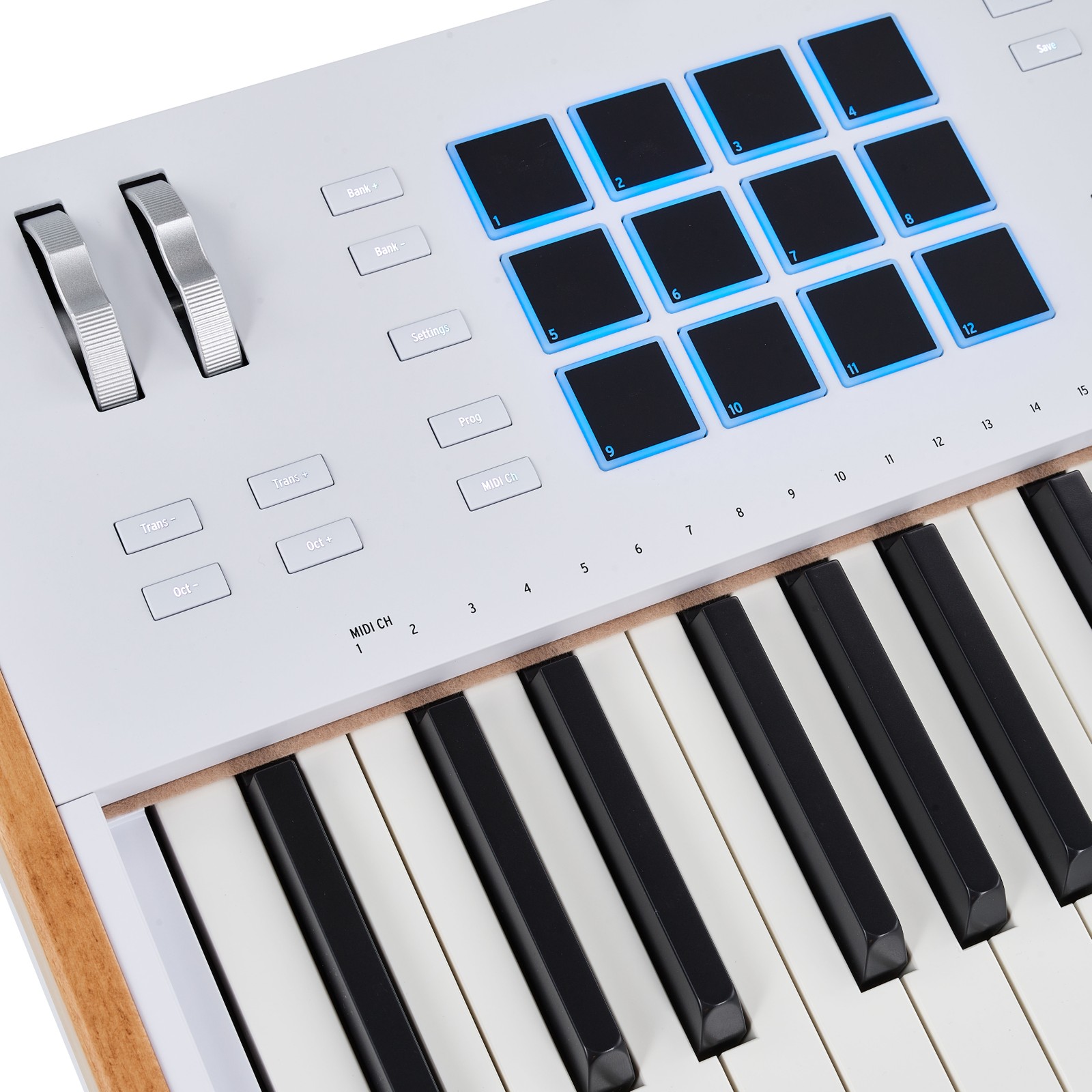 Controller Wheels und Sample Pads des Arturia KeyLab 88 mk3 White