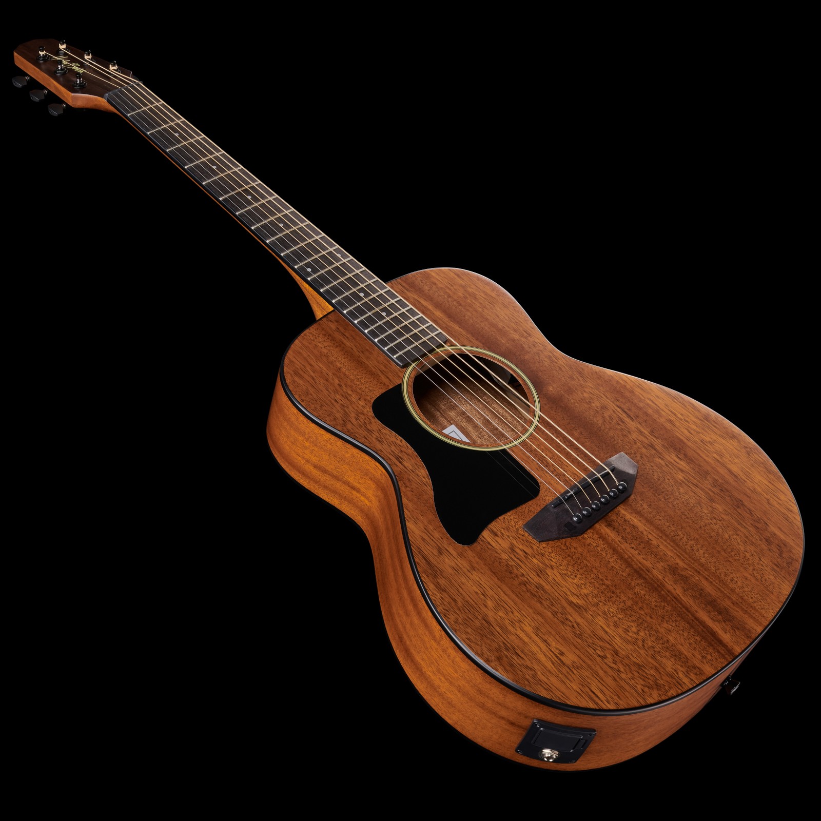 Mahogany top and mahogany body of the Harley Benton GS-Travel-E LH Mahogany