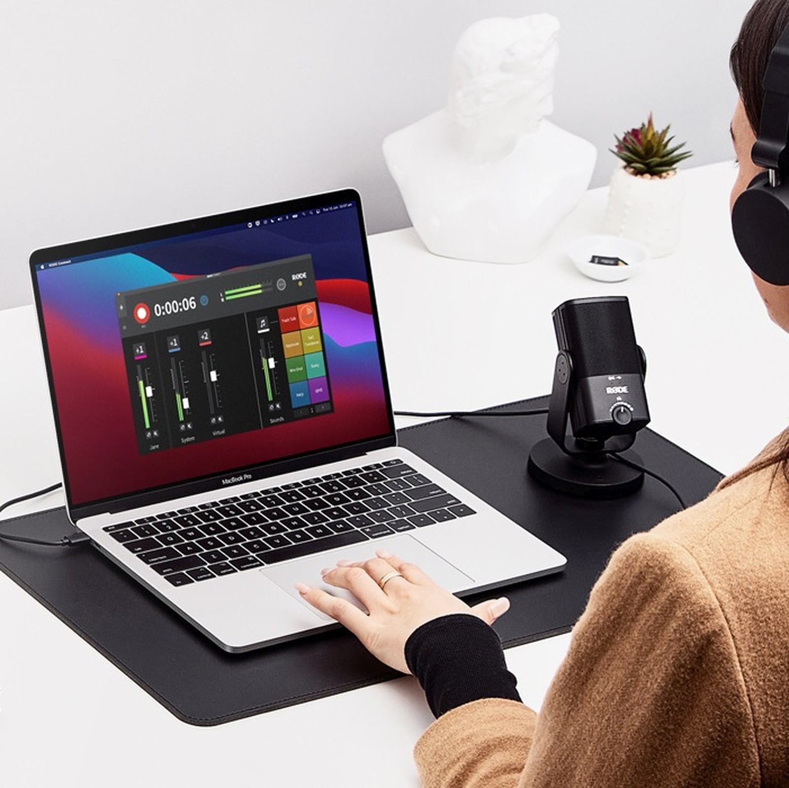 Rode NT-USB Mini Condenser Microphone in action