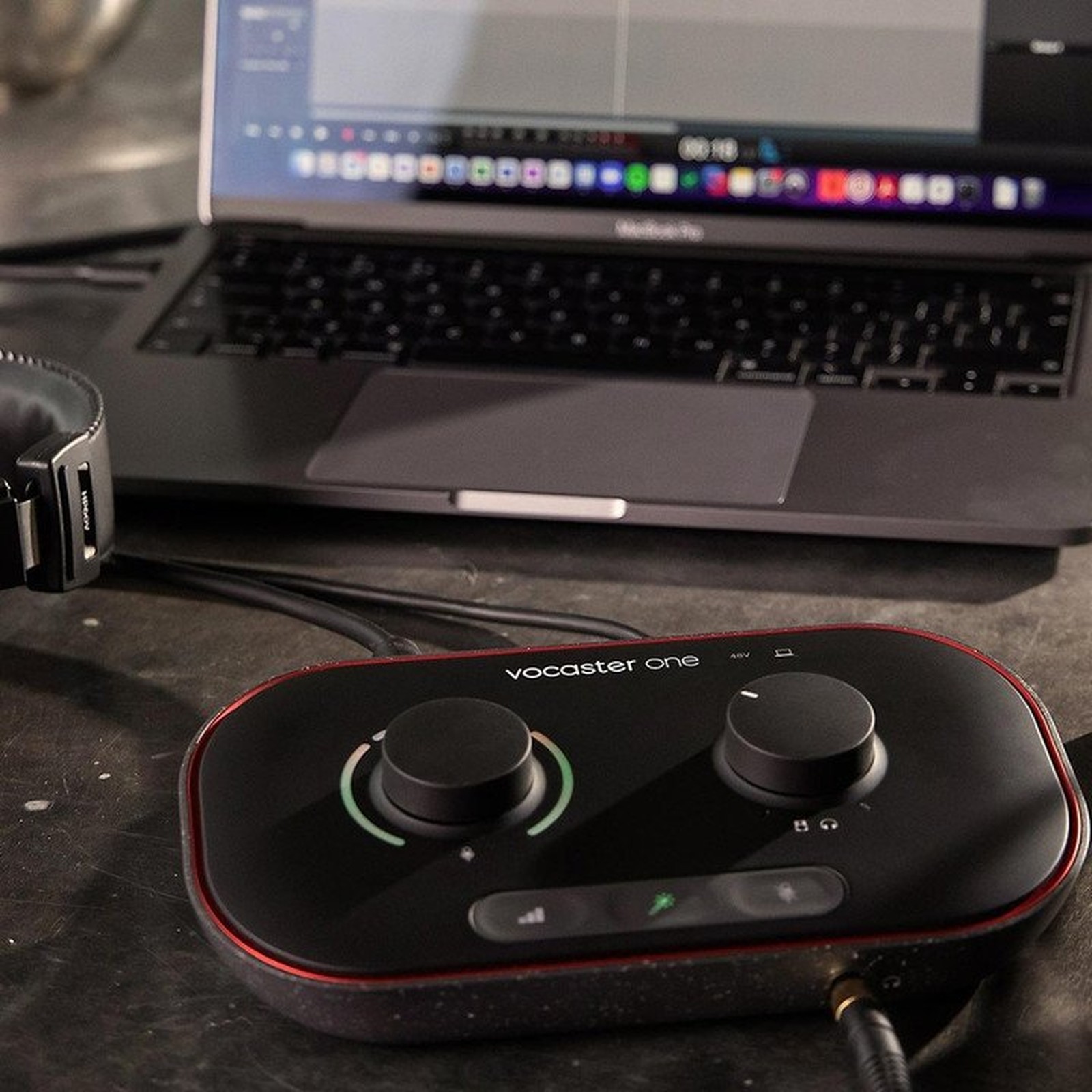 Focusrite Vocaster One Audio Interface am Apple Macbook