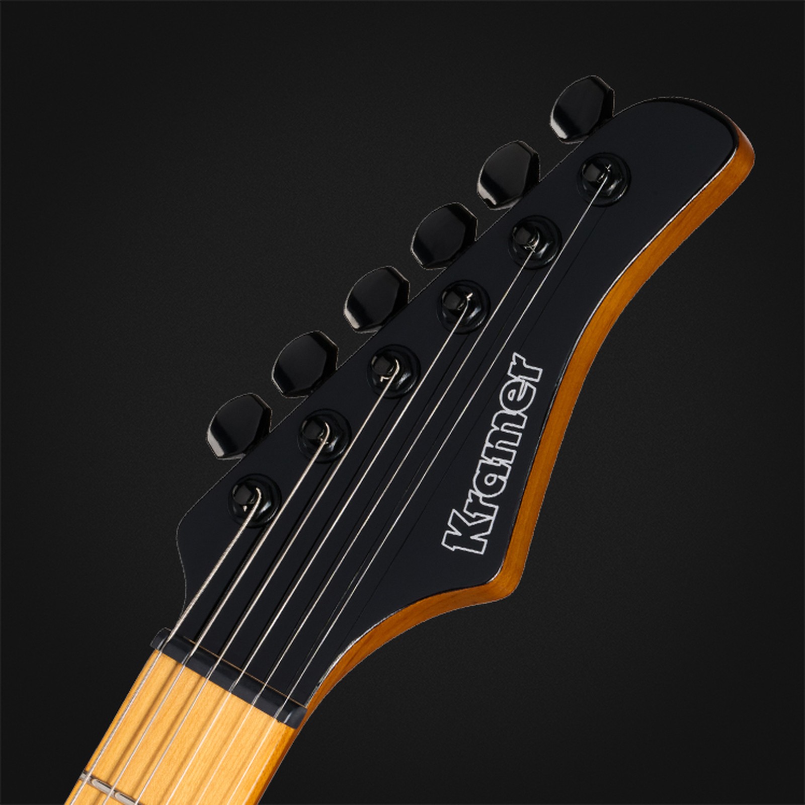 Kopfplatte der Kramer Guitars Volante HSGT Angel White