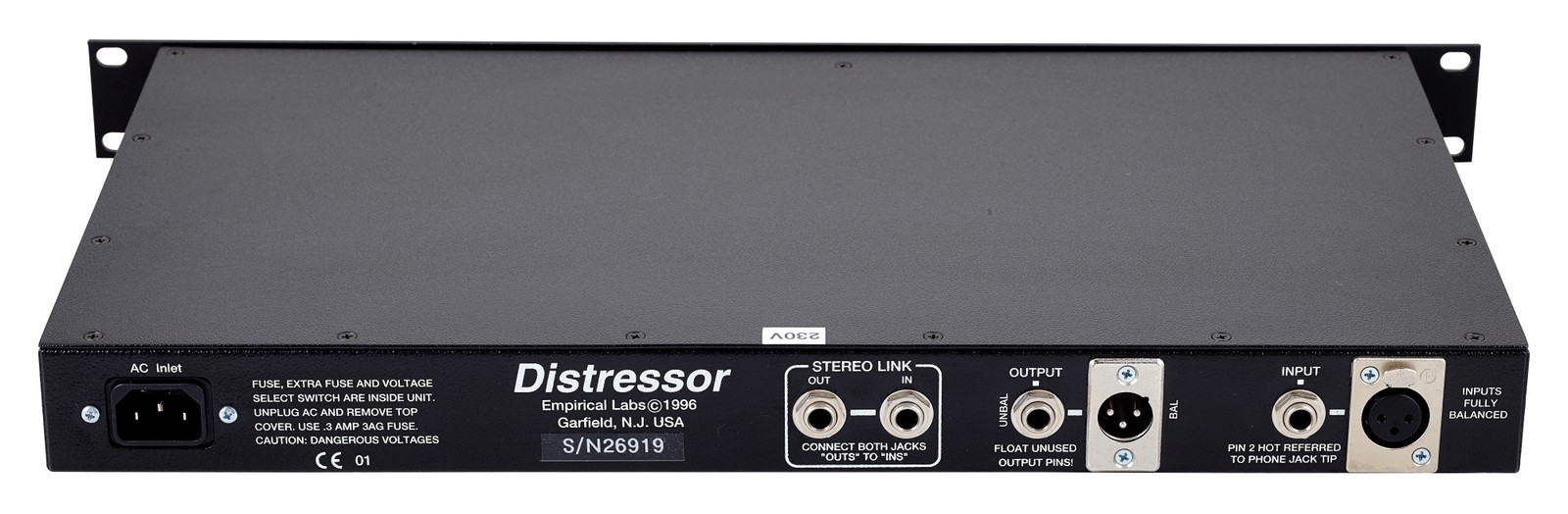 Rear panel with connections of the Empirical Labs EL8X Distressor compressor