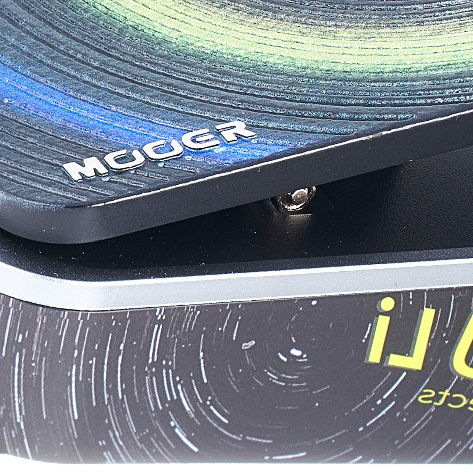 Mooer GE1000Li, side view of expression pedal