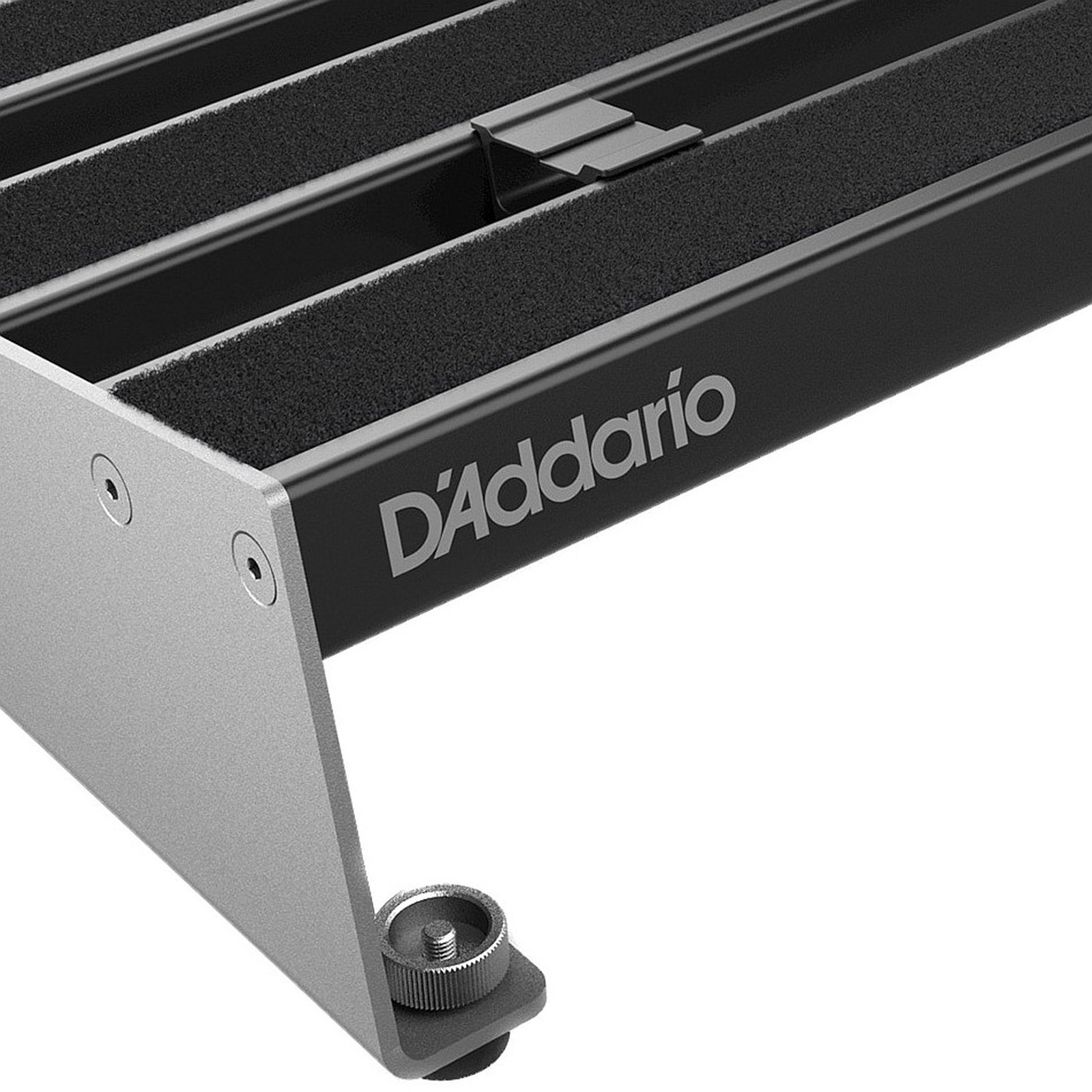 D'Addario logo on the side of the Daddario XPND 2 Pedalboard